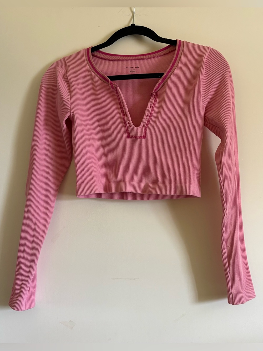 Out from Under Women's Pink Ribbed Long-Sleeve Cropped Top